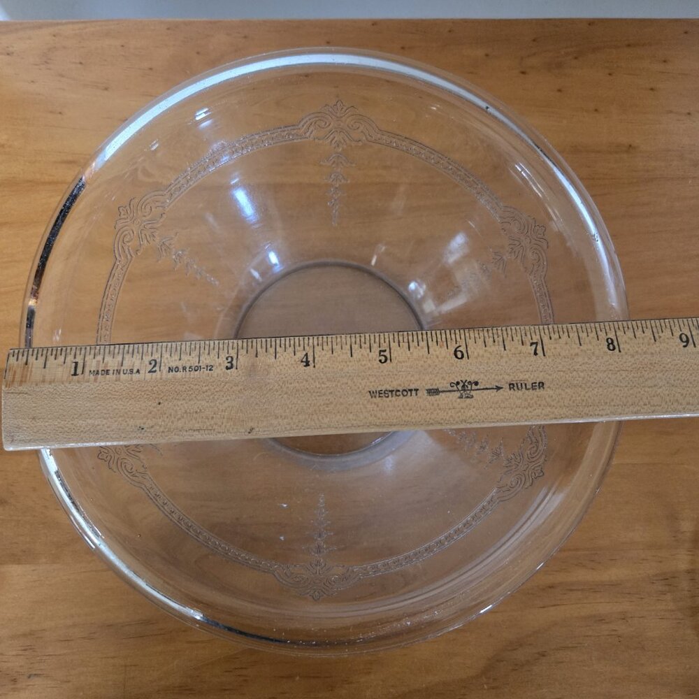 Vintage Medium Size Glass Bowl with Lid - Picture 5 of 9